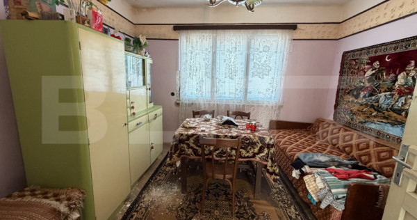 Casă cu 4 camere 120 mp și un teren de 800 mp