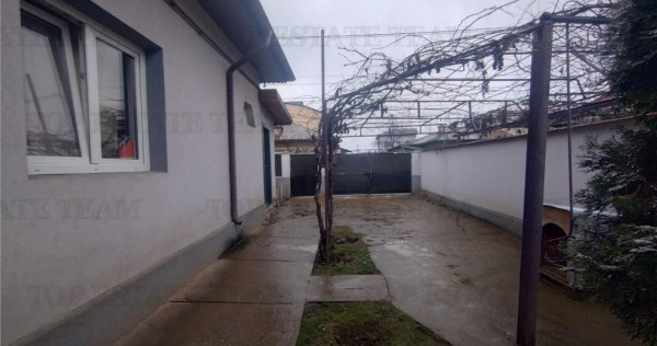 Casa individuala 4 camere cu teren 440 mp, zona linistita Po