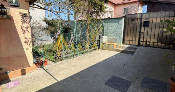 EXCLUSIVITATE casa teren 754 mp | 2 locuinte | garaj | Cat
