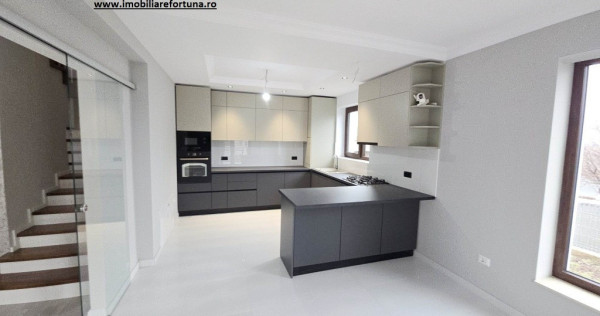 Casa noua,moderna tip duplex la alb/cheie si teren 250 mp,P.Neamt