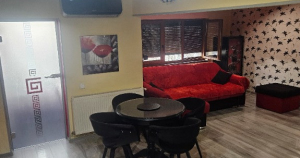 Apartament 2 camere, decomandat, living open space.