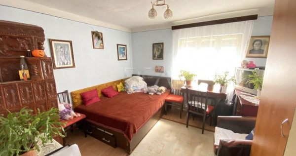 Casa cu Garaj- Zona Teius