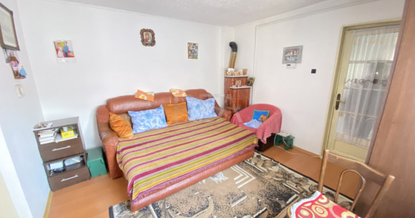 Casa cu Garaj- Zona Teius