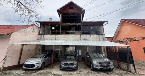 Casa de vanzare, 900 mp, ideala pentru investitie