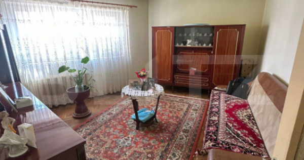 Apartament 4 camere decomandat, etaj intermediar, Primaverii