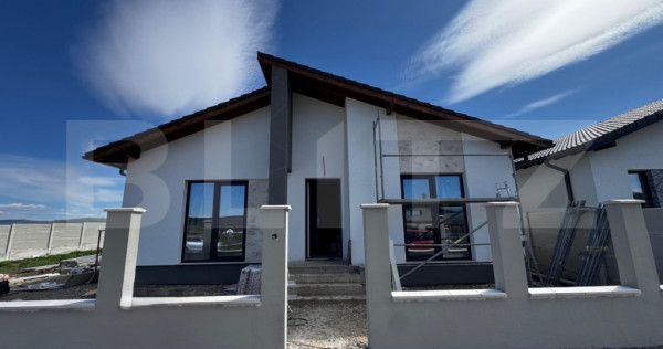 Casă pe un singur nivel, 4 camere, teren 612 mp, finisată