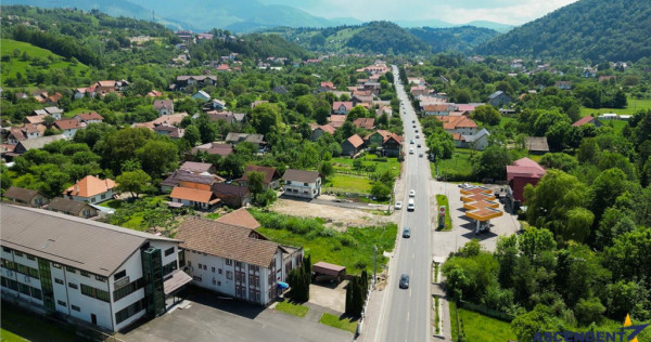 FILM!Punct de atractie:intravilan in vecinatatea Castelului