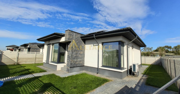 Casa individuala - 3 camere--PANOURI SOLARE