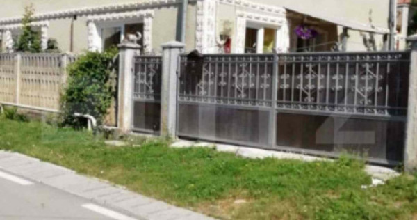 Casă spațioasă cu teren generos, de 3000 mp și priveliș