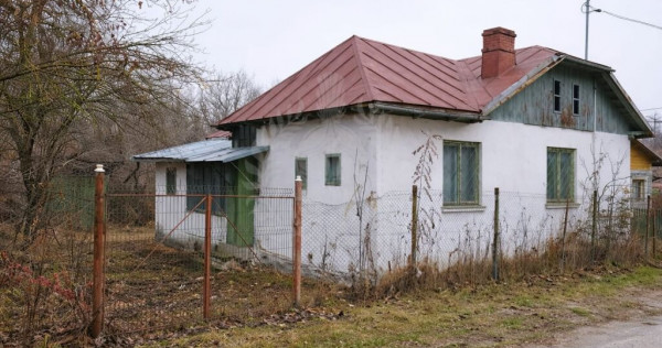 TEREN//CASA BATRANEASCA //SLANIC PRAHOVA