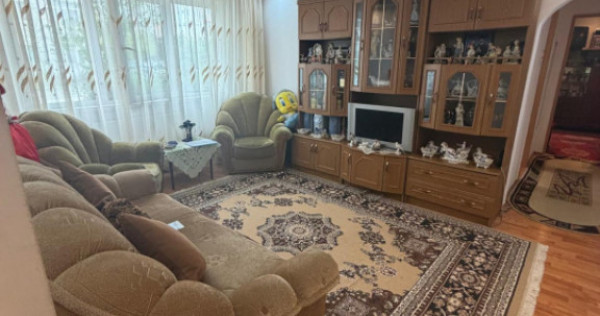 Apartment cu 3 camere, parter,54 mp, zona Craiovita Noua