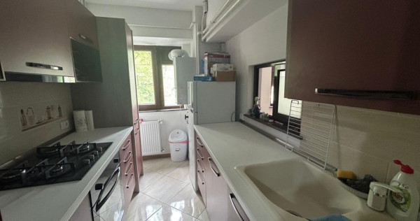Apartament cu 3 cam, etaj 1, zona Piata Unirii