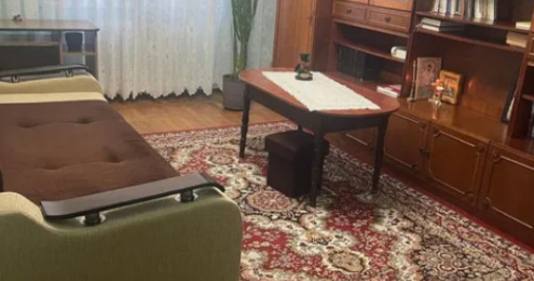 Apartament 3 camere, decomandat - zona Astra