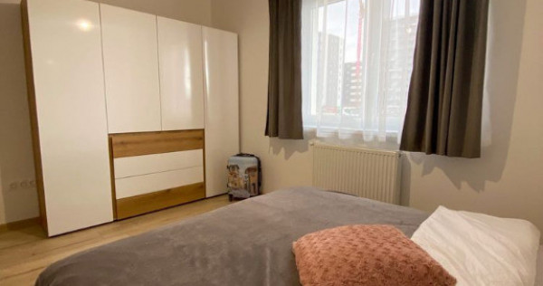 Apartament 3 camere zona TRACTORUL,