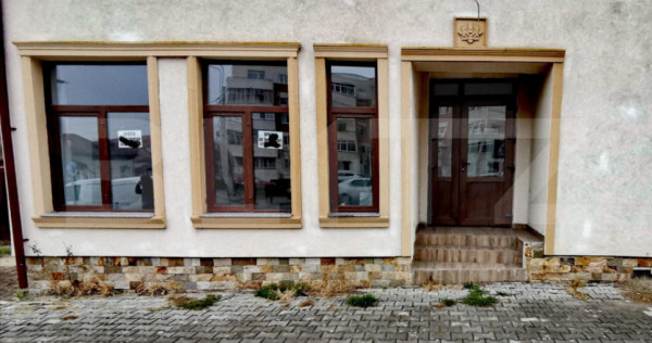 Spatiu de 65 mp, vitrina, zona Ultracentrala, vad si flux in