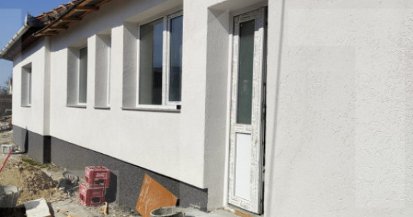 Casa de vanzare, 192 mp, zona Bujac