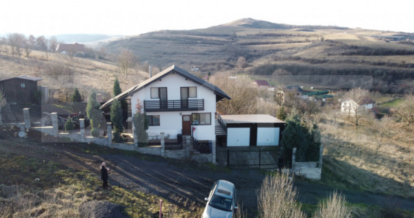 De vanzare Casa cu dependinte in Mera