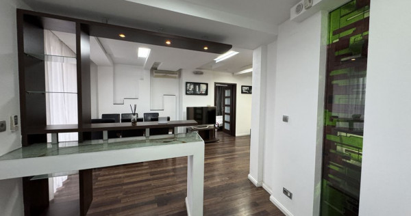 Super apartament in blocul turn de la OMV