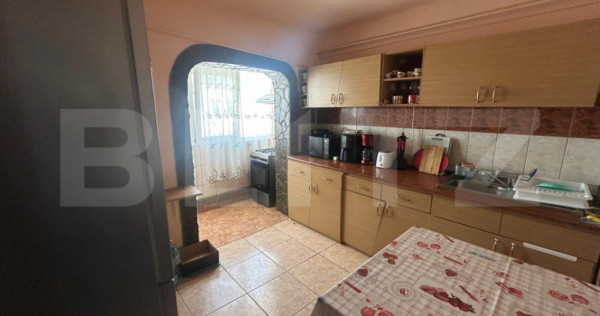 Apartament 3 camere, decomandat, 66 mp, zona Micro 5