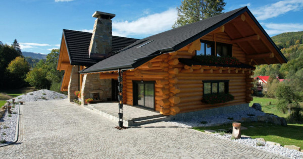 Cabana exclusivista din lemn rotund, 5500mp teren, Sucevita