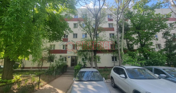 Apartament cu 3 cam - Str Resita