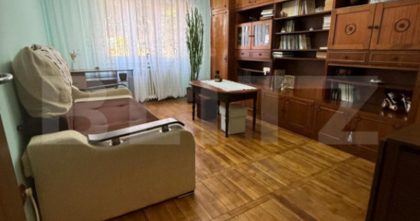 Apartament 3 camere decomandat, etaj intermediar, luminos, p