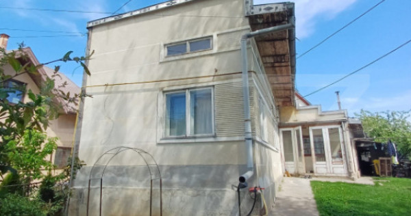 Casa de vanzare renovabila, 110 mp, Suceava