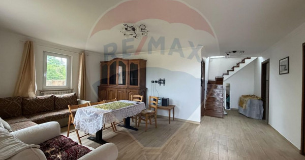 Casă cu 5 camere de vanzare (P+M) in comuna Bolotesti si...