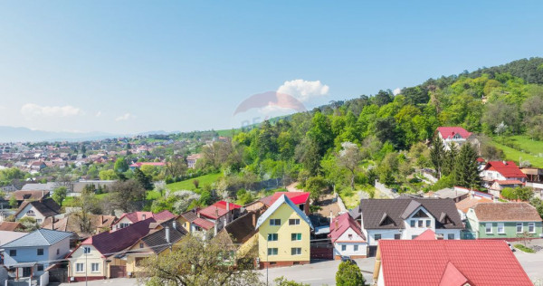 Casă individuală + corp secundar, 475 mp utili, Codlea