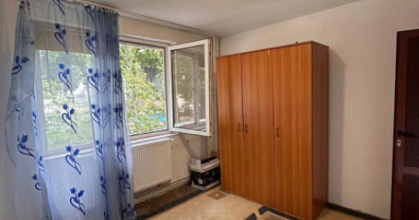 Apartament 2 camere de vanzare, situat in zona Tomis II