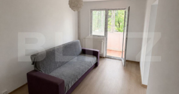 Apartament 3 camere semidecomandat, 50 mp, etaj 2, zona Damb