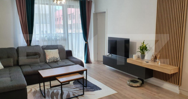 Apartament de vanzare, 3 camere, 2 bai, garaj + boxa, zona S