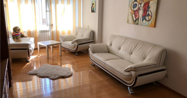 Apartament 3 camere, zona Centrala , etaj 4, renovat si mobi
