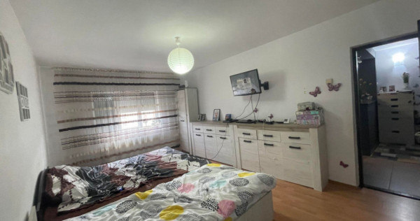 Apartament 3 Camere, Etaj 4, Strada 23 August