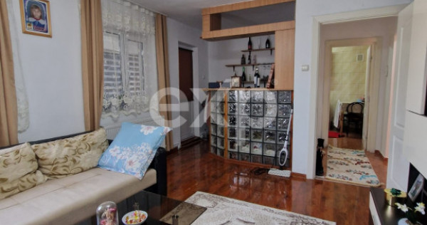 Apartament 2 camere decomandat , Micro 6
