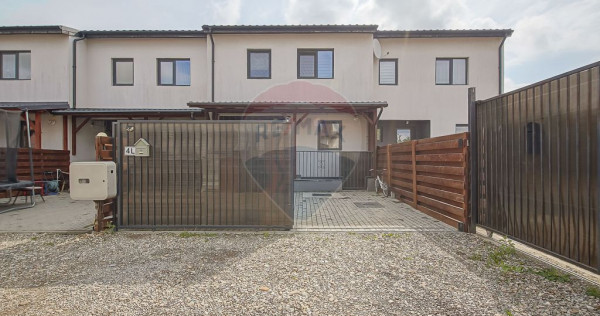Casă / Vilă cu 3 camere de v&acirc;nzare