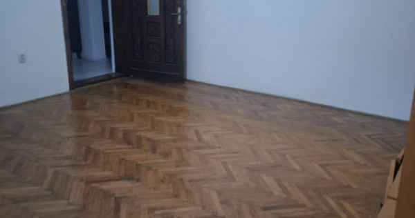 Casa de vanzare, 98 mp, teren 471 mp, ideal pentru locuit/in