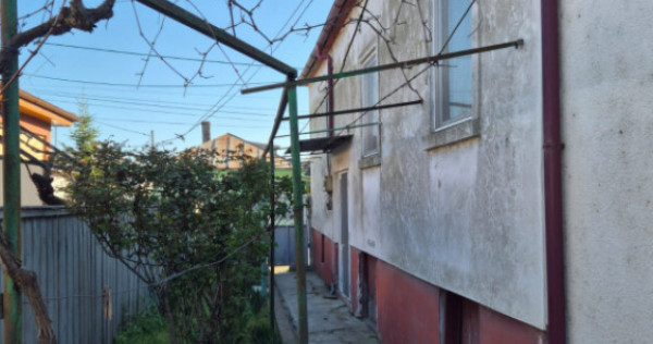 SULINA-CASA 4 CAMERE ,TEREN 132 MP