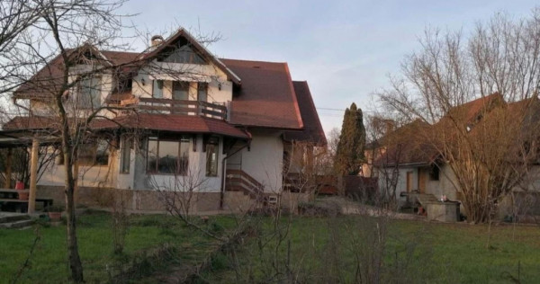 Casă individuală, mansardă, garaj, curte privată, 290 mp
