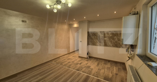 Apartament cu 2 camere de vanzare, 30.57 mp, Micro 14
