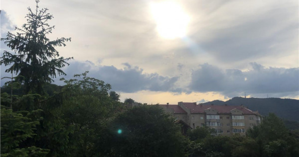 Apartament spatios cu 4 camere si 2 balcoane zona Noua