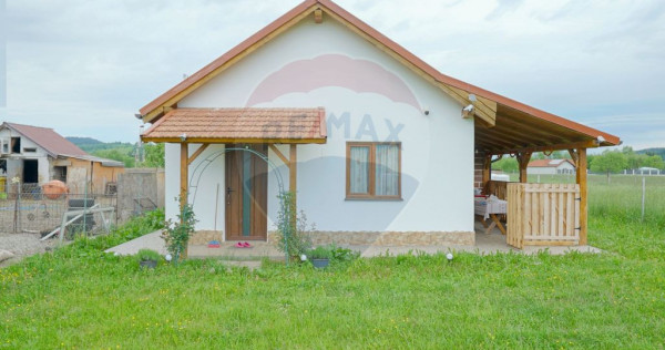 Teren Intravilan + Casa de vacanta Acris | Vama Buzaului ...