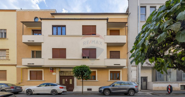 Apartament cu 4 camere de v&acirc;nzare &icirc;n zona Ultracentral
