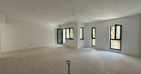 Apartament luxos cu 3 camere și 2 locuri de parcare