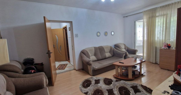 Doua camere transformat in 3 camere.