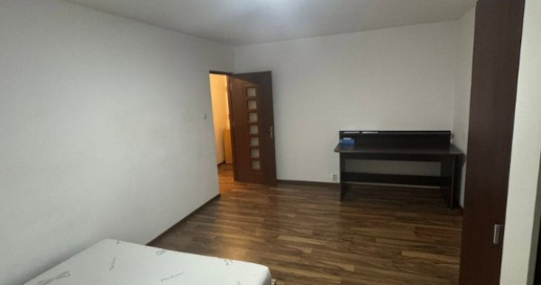 Apartament 1 camera D, in Podul de Fier,