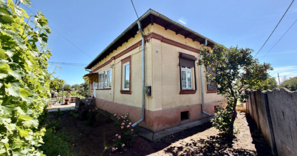 Casă 90 mp, teren de 2.174 mp, zona Coșoveni