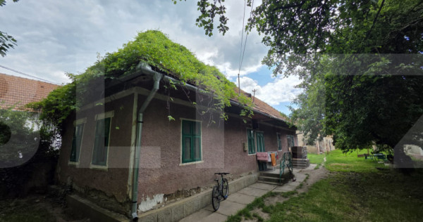 Casa de lemn, 85 mp, in centrul satului Chichis