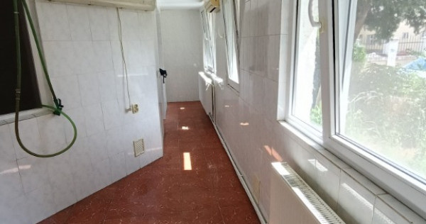 Apartament 2 camere Viziru 1 parter .Liber.