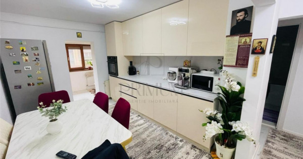 LIPOVEI - PARTER INALT - 3 camere - 2 bai - balcon - central